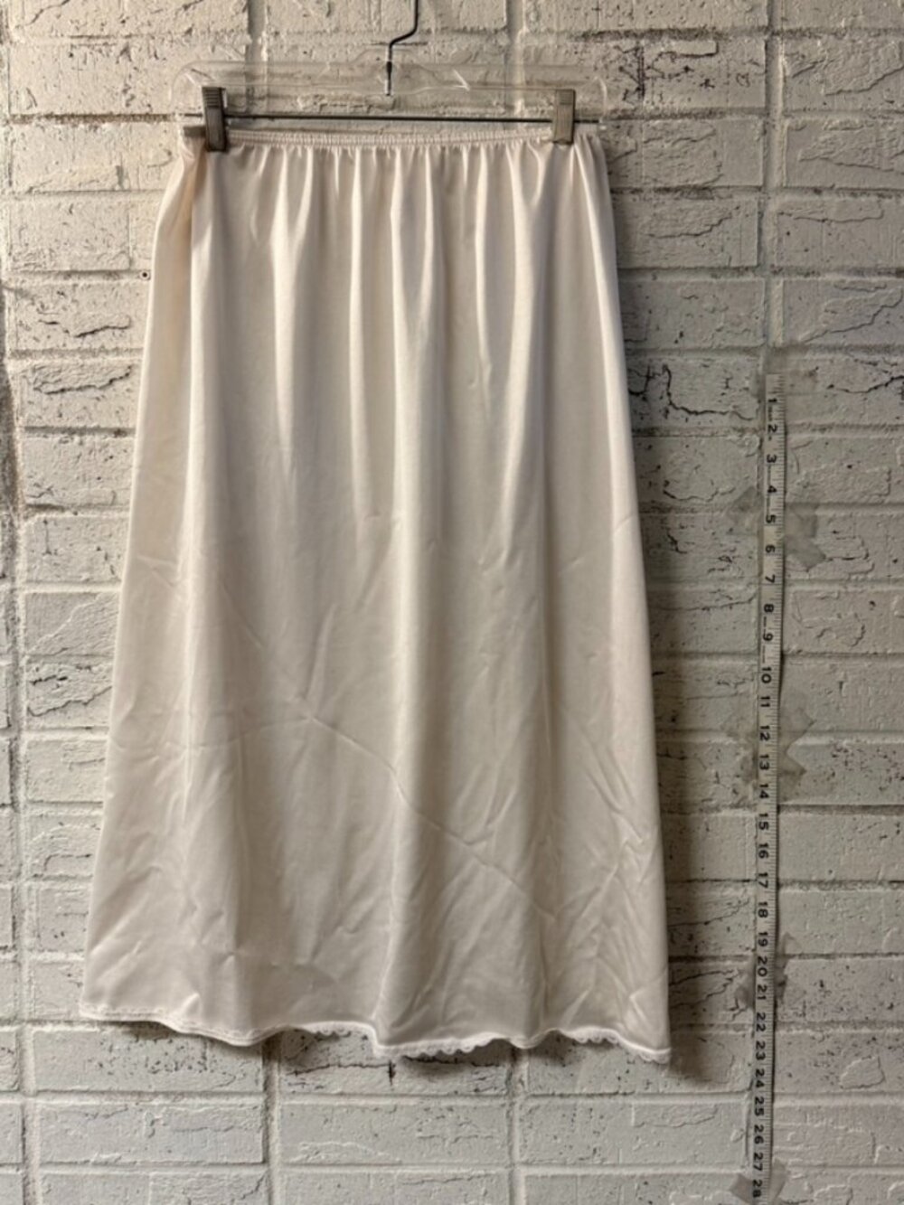 Vintage Warners Perfect Measure Large White Half Slip 31" Lace Trim Style 55308